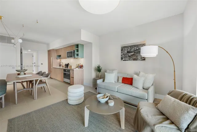 $8,000 | 601 Northeast 1st Avenue, Unit 2816, Miami, FL 33132