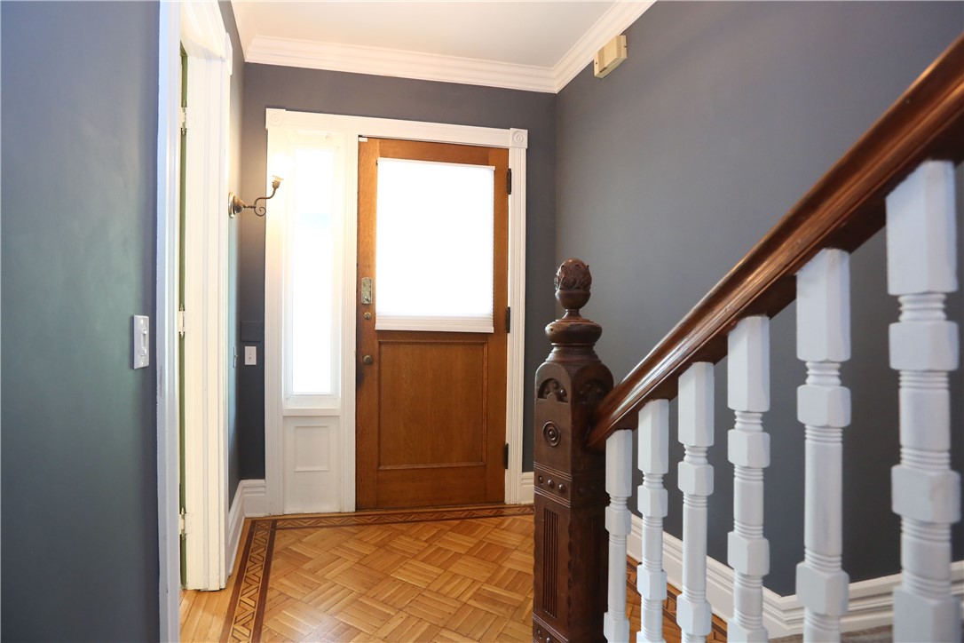 27 Rowley Street Rochester, NY 14607 - Photo 4 of 50