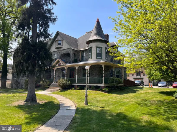 $130,000 | 192 North Lansdowne Avenue, Unit B1, Lansdowne, PA 19050