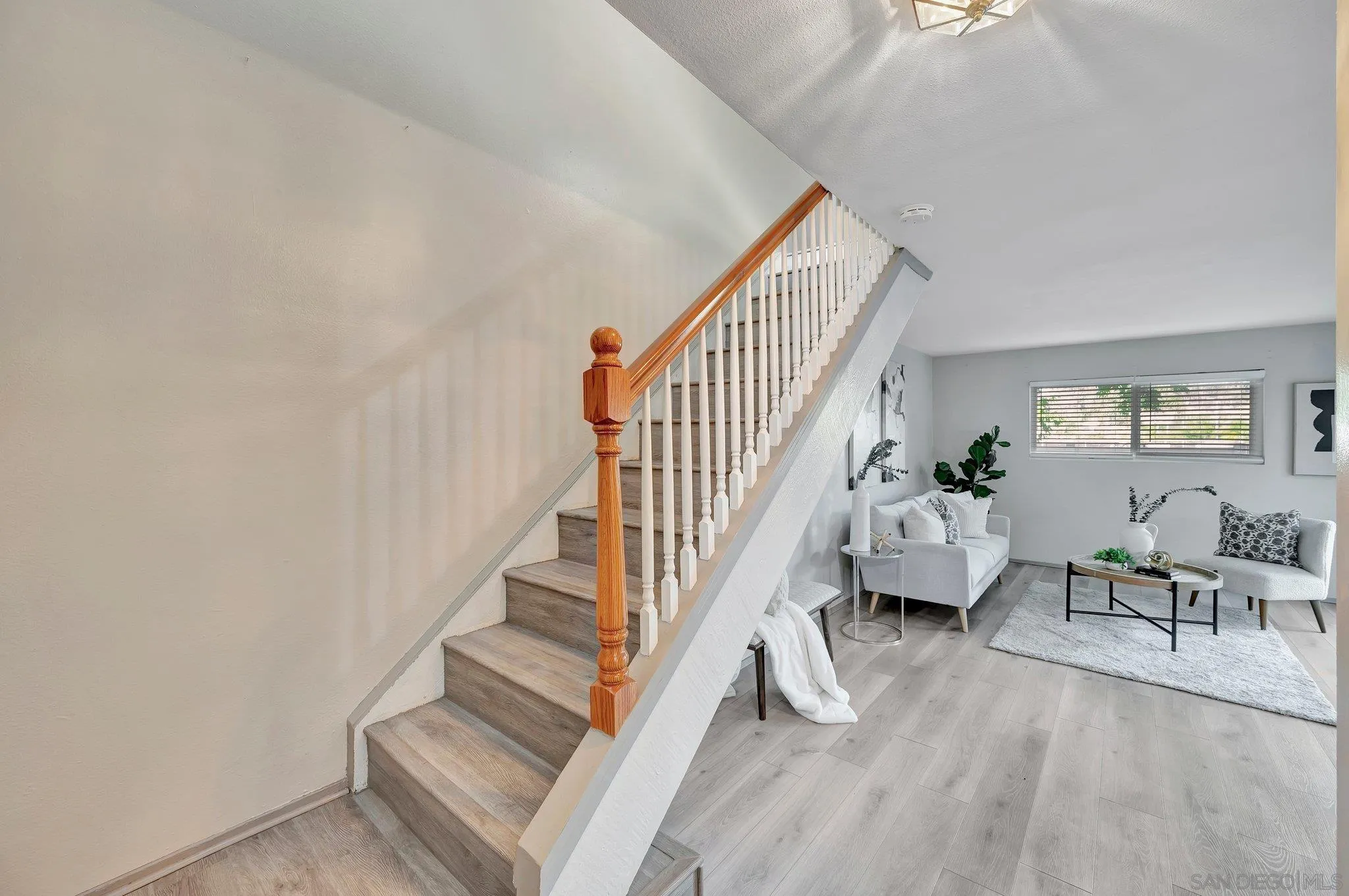 14247 Anabelle Drive Poway, CA 92064 - Photo 14 of 33 a view of entryway and hall