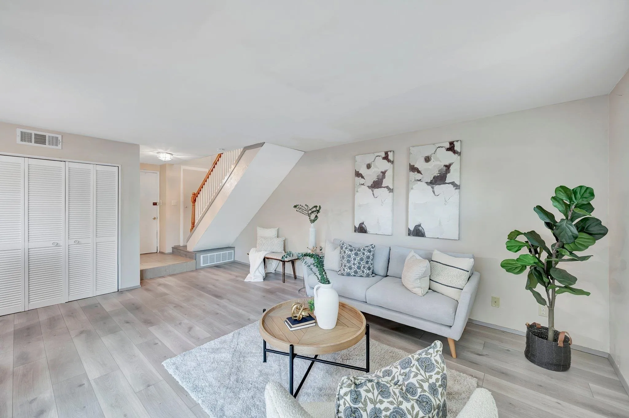 14247 Anabelle Drive Poway, CA 92064 - Photo 3 of 33 a living room with furniture and a potted plant