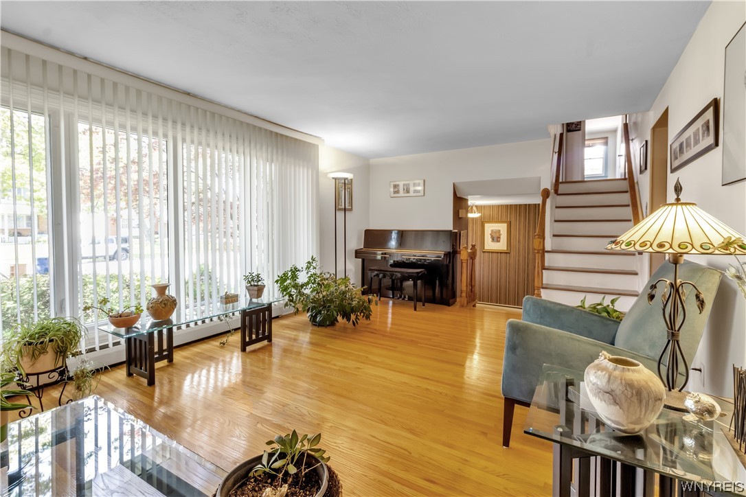 65 Segsbury Road Amherst, NY 14221 - Photo 4 of 37