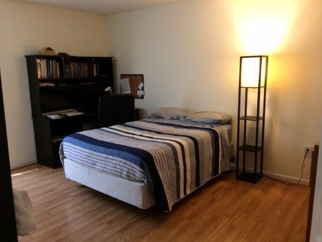 1402 Camp Road, Unit 14B Charleston, SC 29412 - Photo 3 of 7 14b bedroom