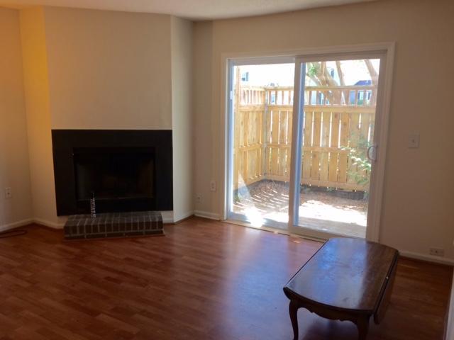 1402 Camp Road, Unit 14B Charleston, SC 29412 - Photo 6 of 7 14b living