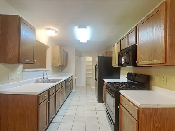 $1,950 | 4906 Black Rock Street, Baytown, TX 77521