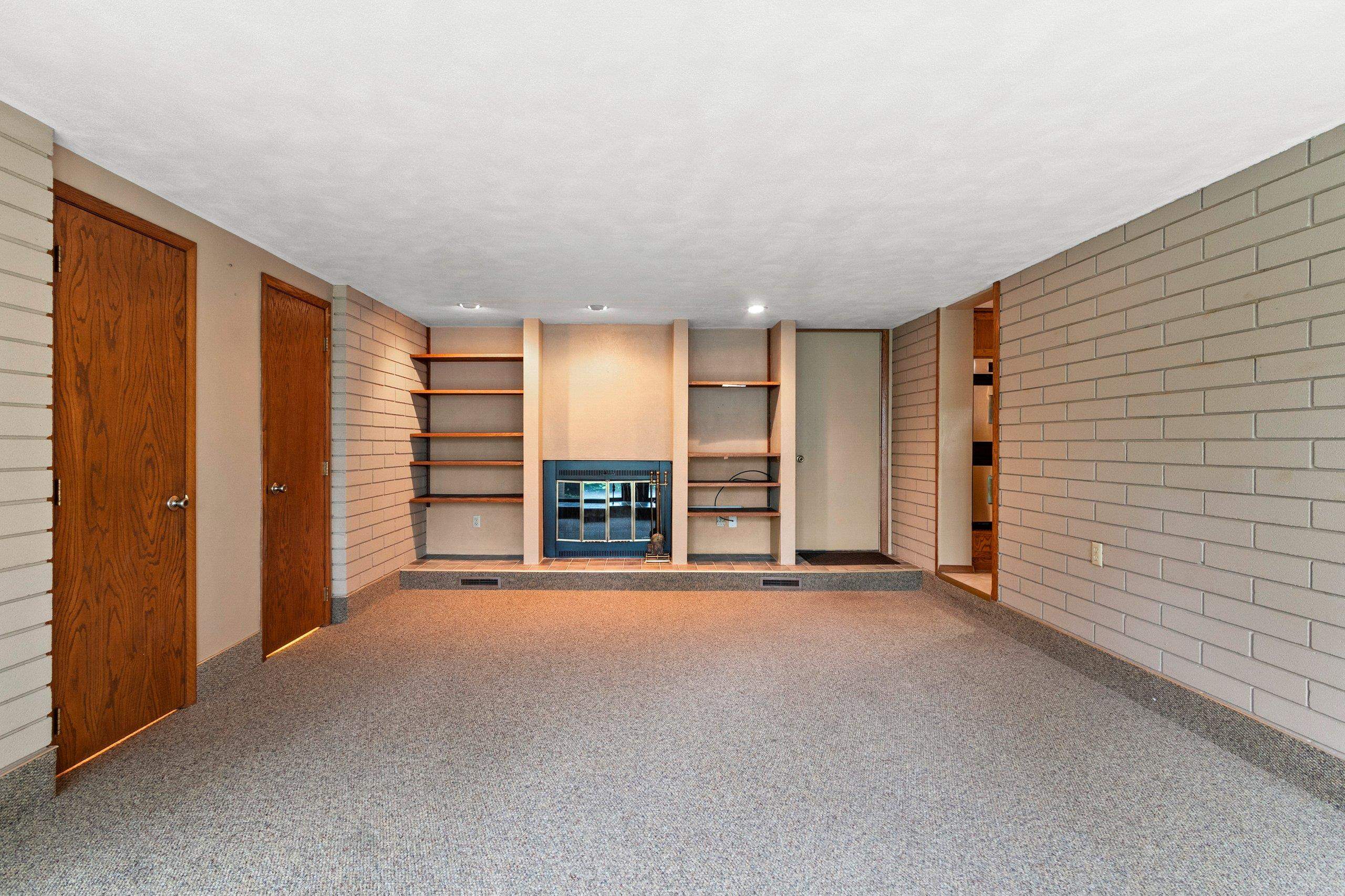 5531 Long Court Appleton, WI 54914 - Photo 13 of 60