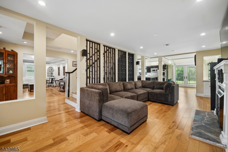 266 Milltown Road Springfield, NJ 07081 - Photo 4 of 32