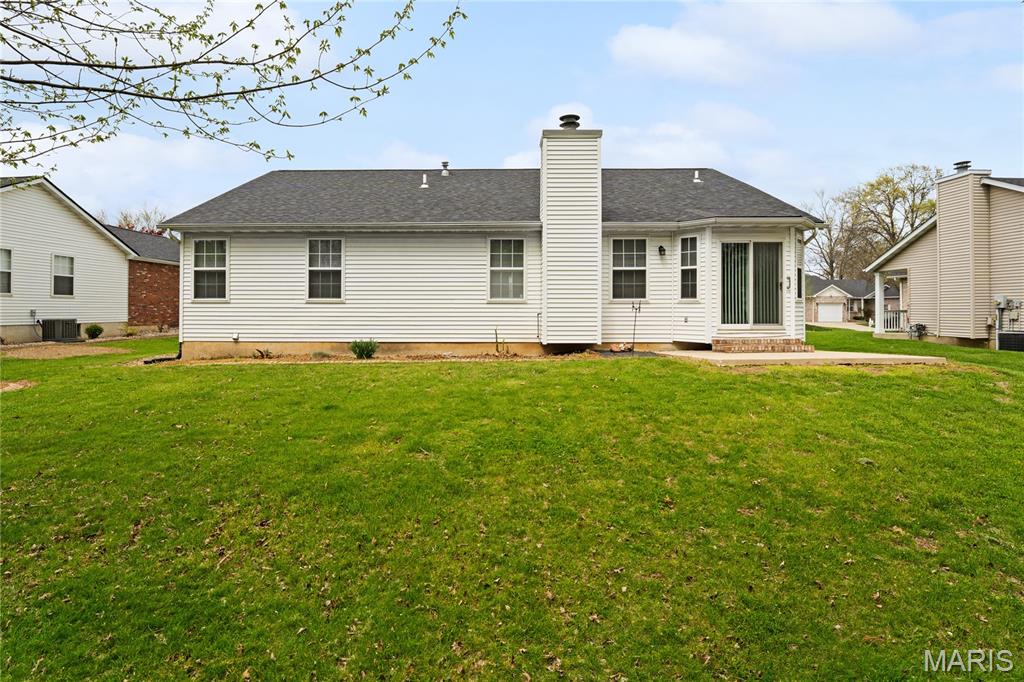 712 Slippery Rock Drive Edwardsville, IL 62025 - Photo 2 of 39