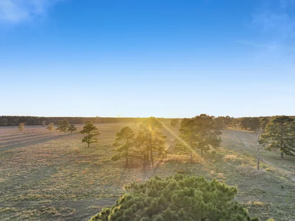 $4,062,500 | 2058 County Road 2058, Hull, TX 77564