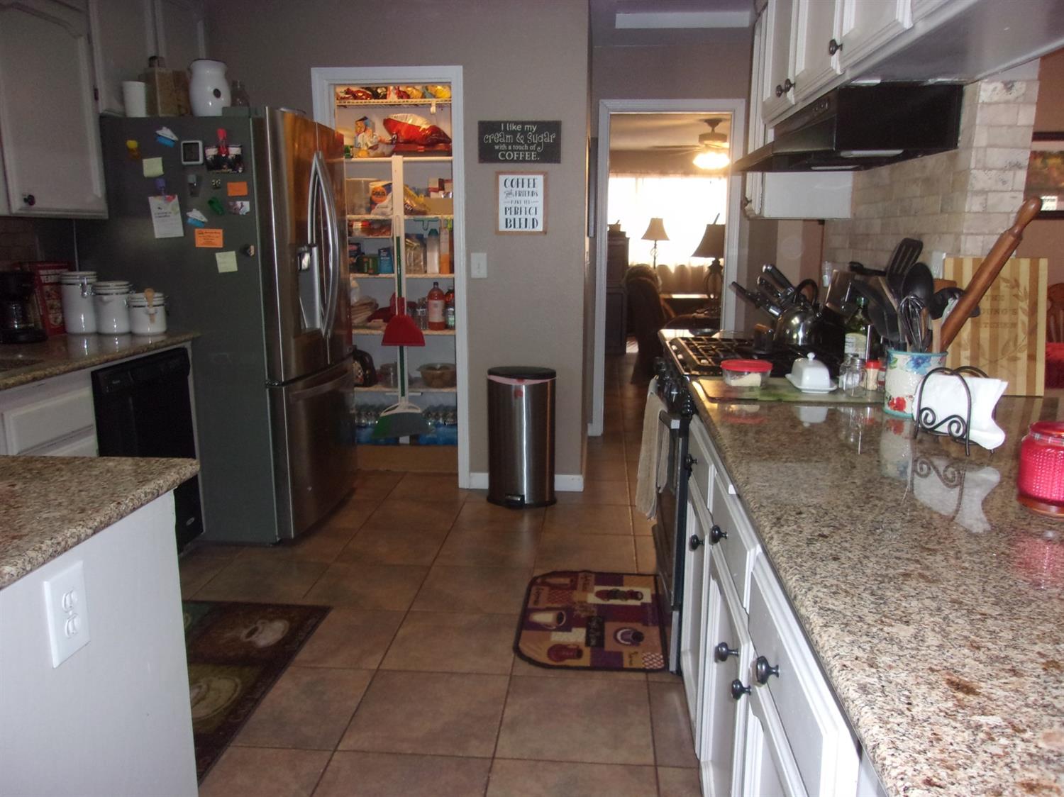 14570 Hanford Armona Road Hanford, CA 93230 - Photo 13 of 51 Gallery Image 13