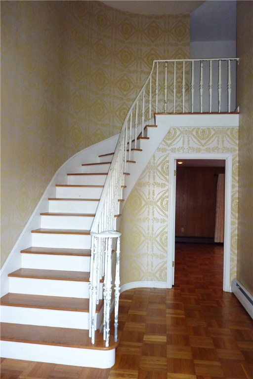 633 Budlong Road Cranston, RI 02920 - Photo 3 of 22