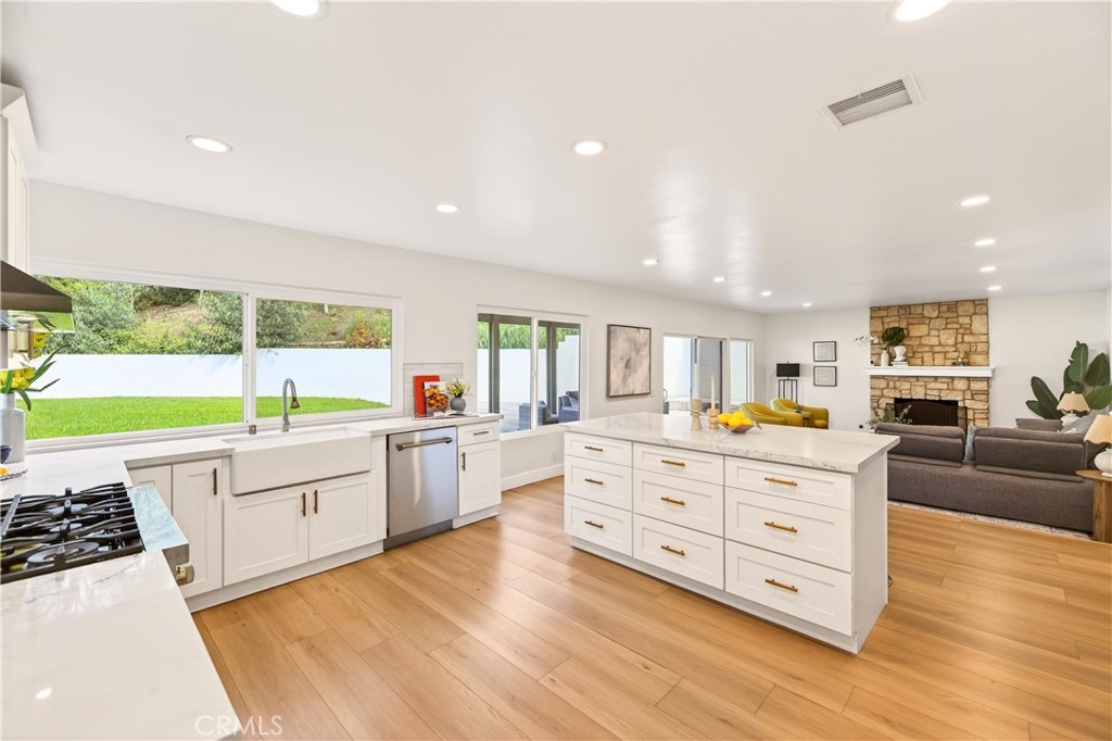 1070 South Road Runner Road Anaheim, CA 92807 - Photo 13 of 49