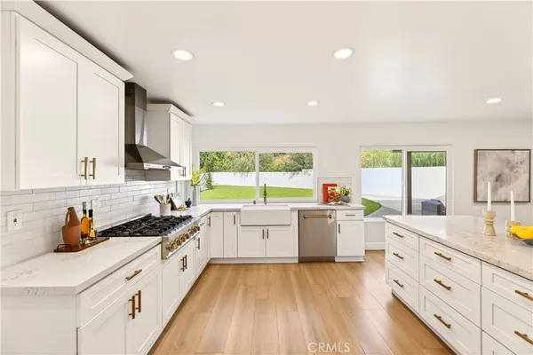 $1,699,000 | 1070 South Road Runner Road, Anaheim, CA 92807