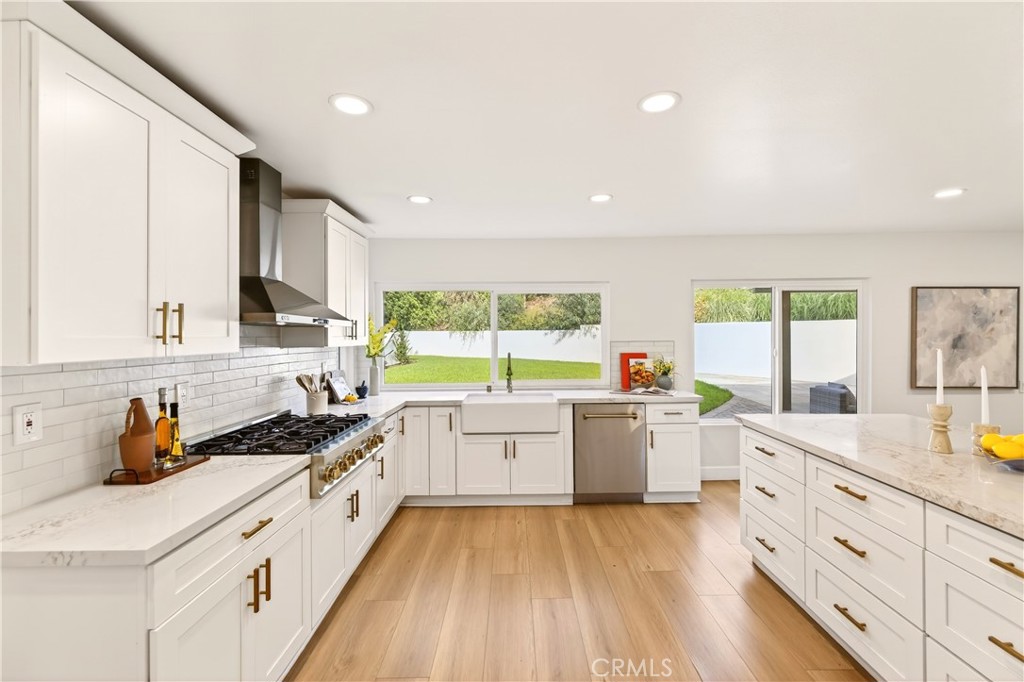 1070 South Road Runner Road Anaheim, CA 92807 - Photo 14 of 49