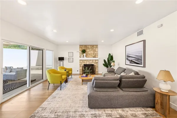 $1,699,000 | 1070 South Road Runner Road, Anaheim, CA 92807