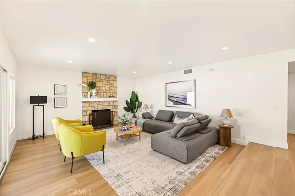 $1,699,000 | 1070 South Road Runner Road, Anaheim, CA 92807