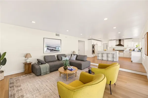 $1,699,000 | 1070 South Road Runner Road, Anaheim, CA 92807