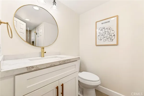 $1,699,000 | 1070 South Road Runner Road, Anaheim, CA 92807