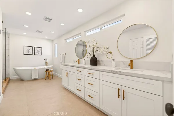 $1,699,000 | 1070 South Road Runner Road, Anaheim, CA 92807