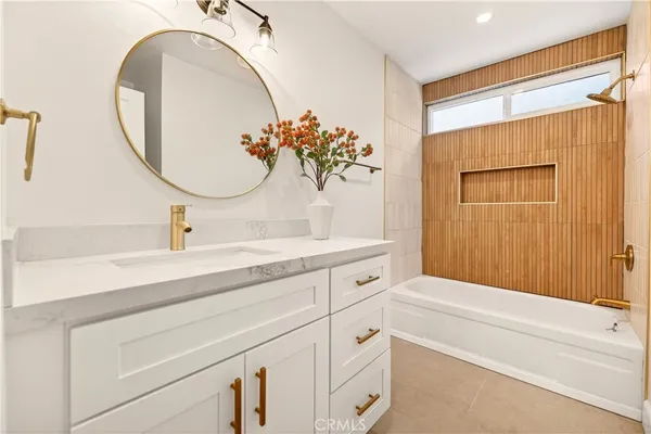 $1,699,000 | 1070 South Road Runner Road, Anaheim, CA 92807