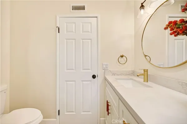 $1,699,000 | 1070 South Road Runner Road, Anaheim, CA 92807