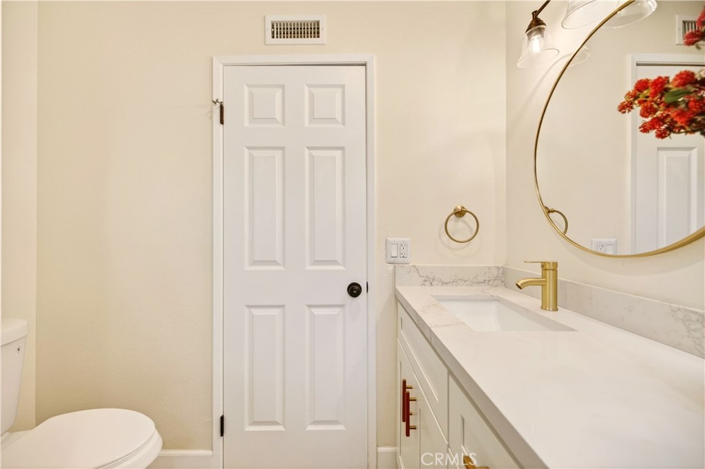 1070 South Road Runner Road Anaheim, CA 92807 - Photo 40 of 49