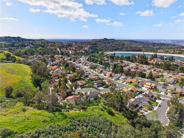 $1,699,000 | 1070 South Road Runner Road, Anaheim, CA 92807