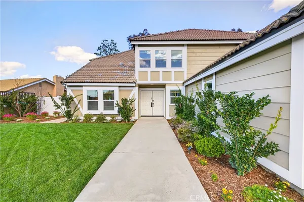 $1,699,000 | 1070 South Road Runner Road, Anaheim, CA 92807