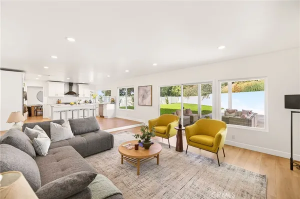 $1,699,000 | 1070 South Road Runner Road, Anaheim, CA 92807