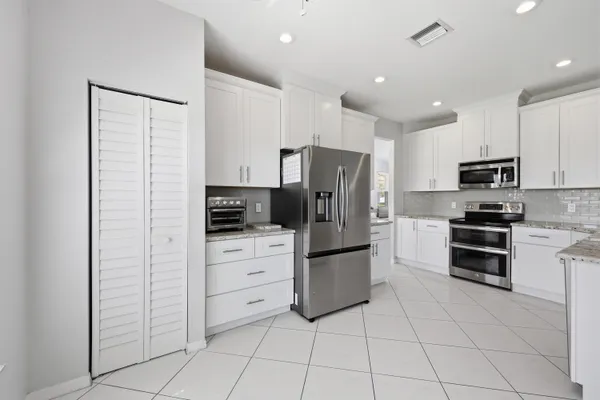 $599,500 | 4956 Southeast Mariner Village Lane, Stuart, FL 34997