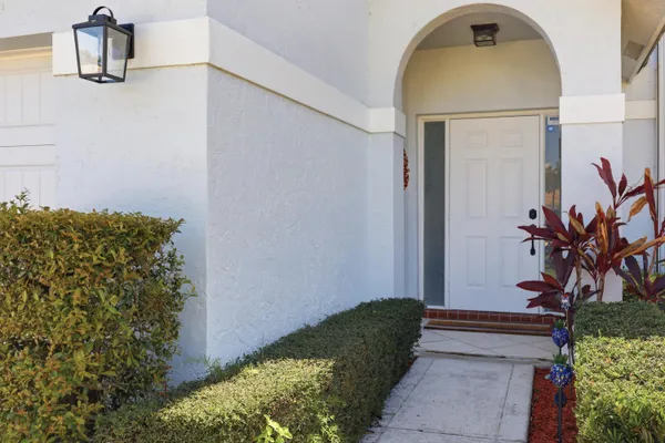 $599,500 | 4956 Southeast Mariner Village Lane, Stuart, FL 34997