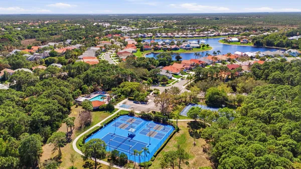 $599,500 | 4956 Southeast Mariner Village Lane, Stuart, FL 34997