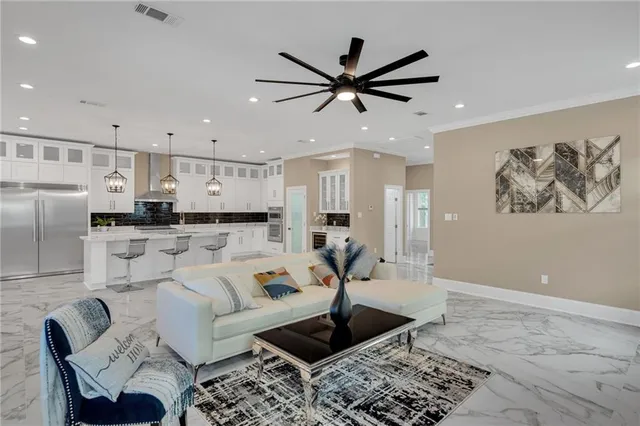 $899,000 | 7045 West End Boulevard, New Orleans, LA 70124