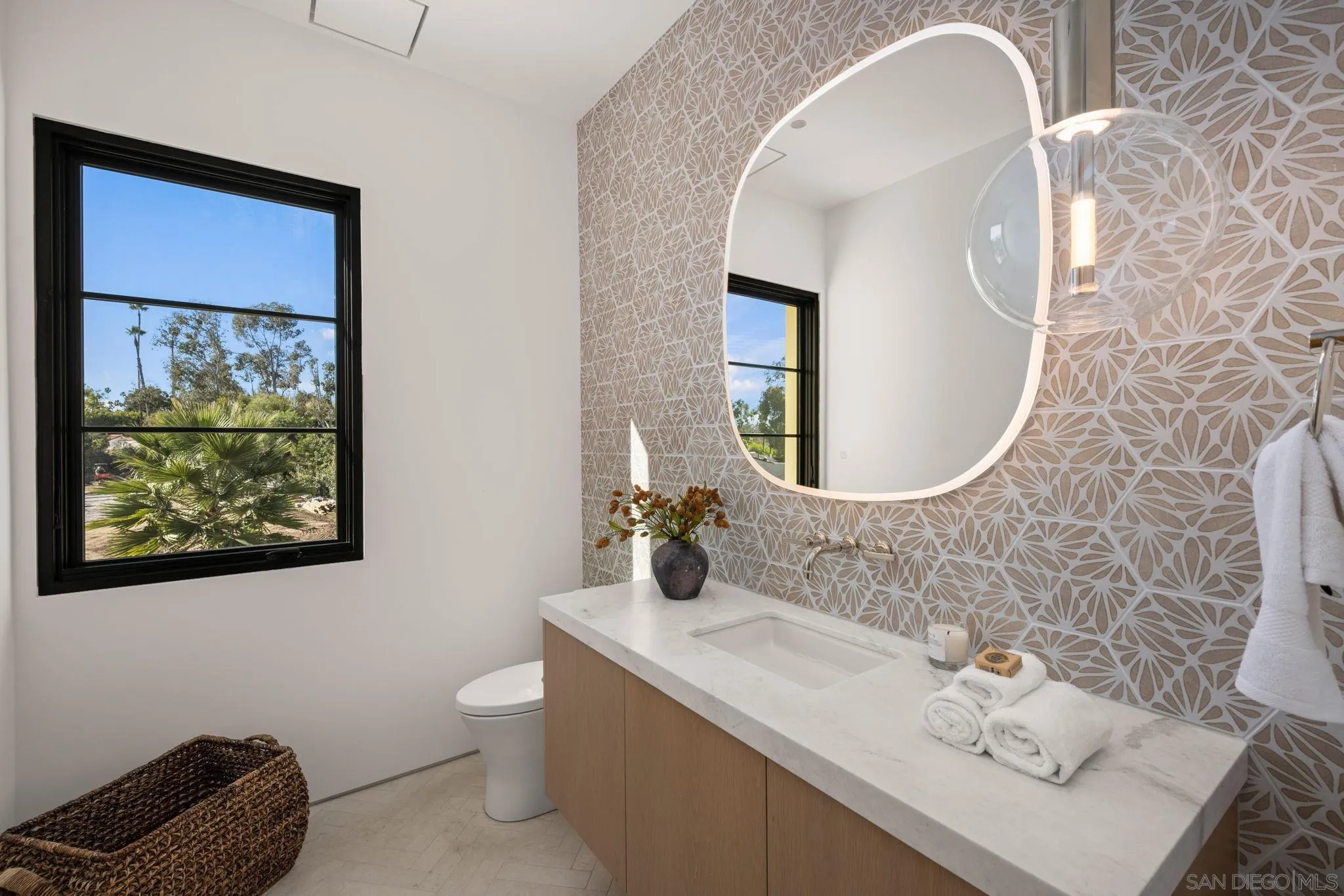6323 Mimulus Rancho Santa Fe, CA 92067 - Photo 13 of 32 Gallery Image 13