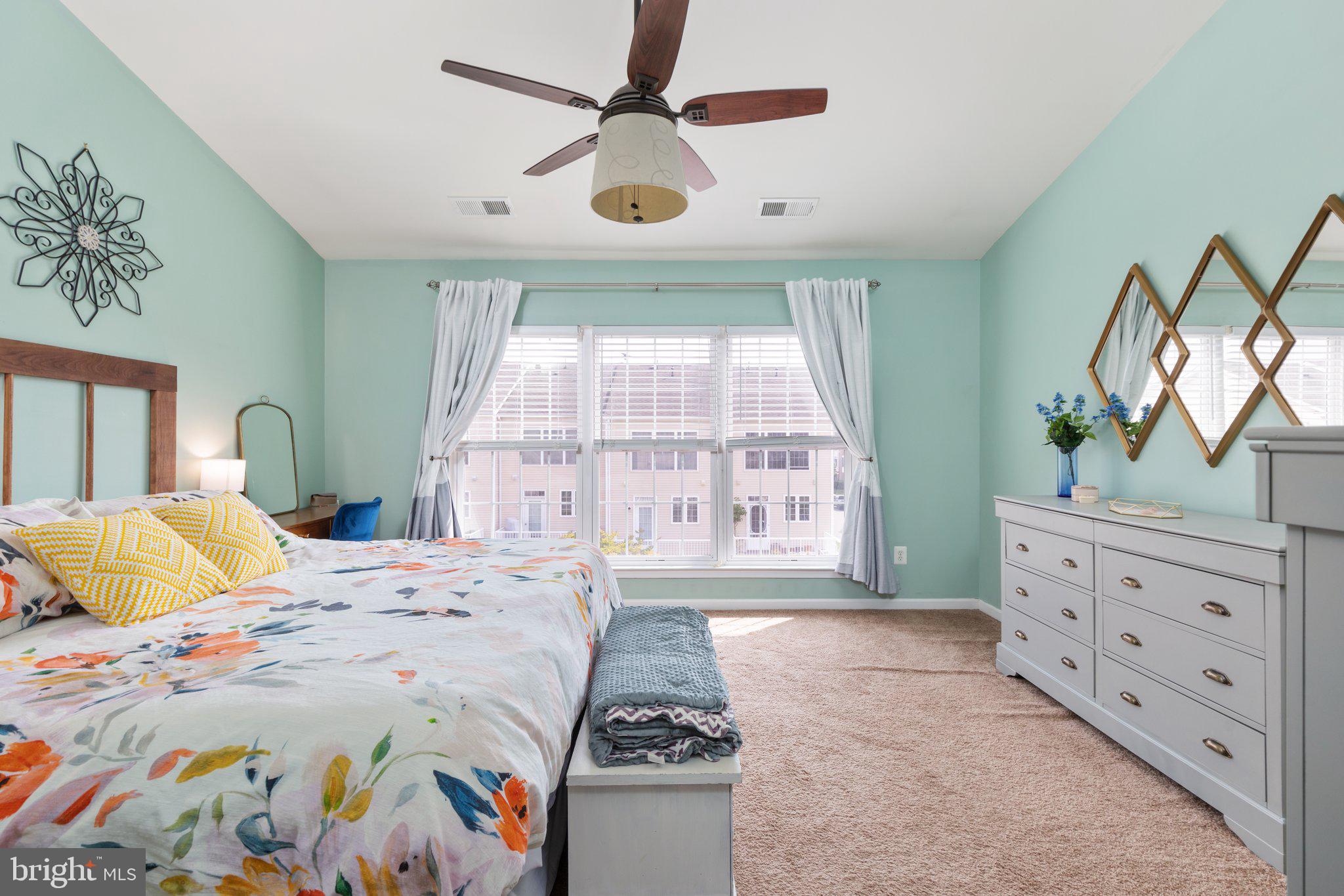 42606 Pine Forest Drive Chantilly, VA 20152 - Photo 12 of 24 Primary Bedroom
