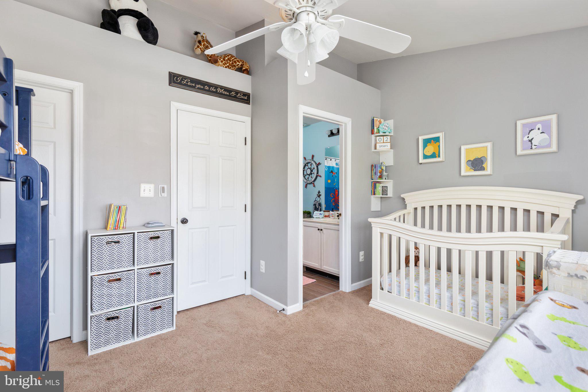 42606 Pine Forest Drive Chantilly, VA 20152 - Photo 17 of 24 Second Large Upstairs Bedroom