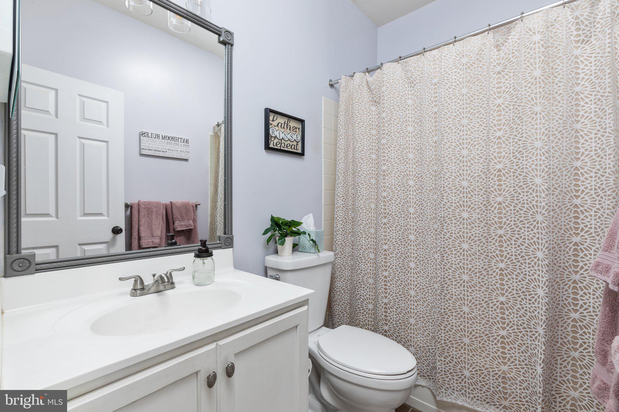 42606 Pine Forest Drive Chantilly, VA 20152 - Photo 21 of 24 Lower Level Full Bathroom