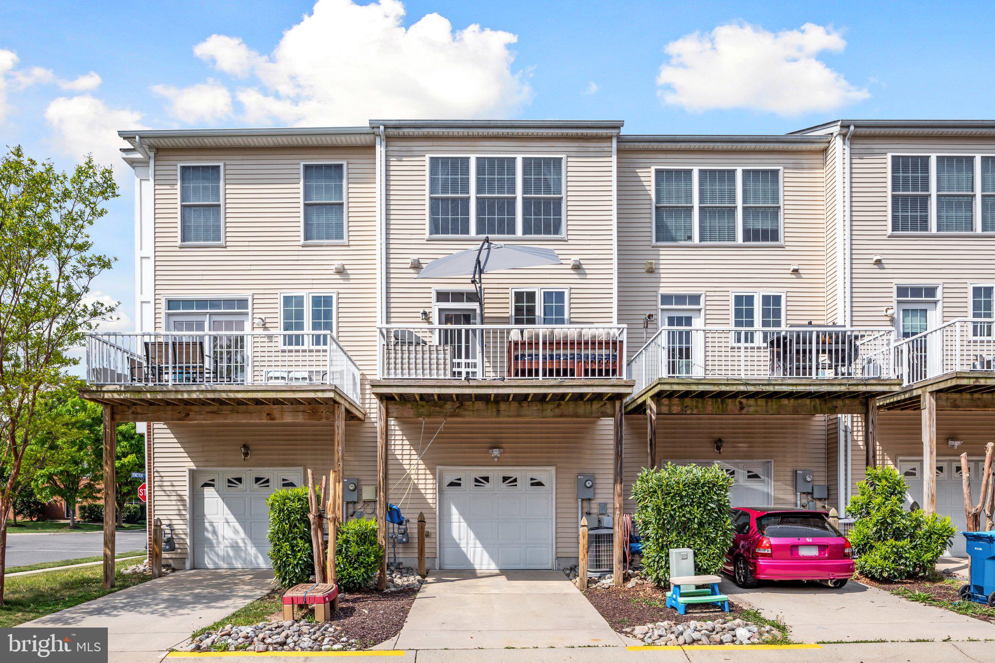 42606 Pine Forest Drive Chantilly, VA 20152 - Photo 23 of 24 One Car Garage