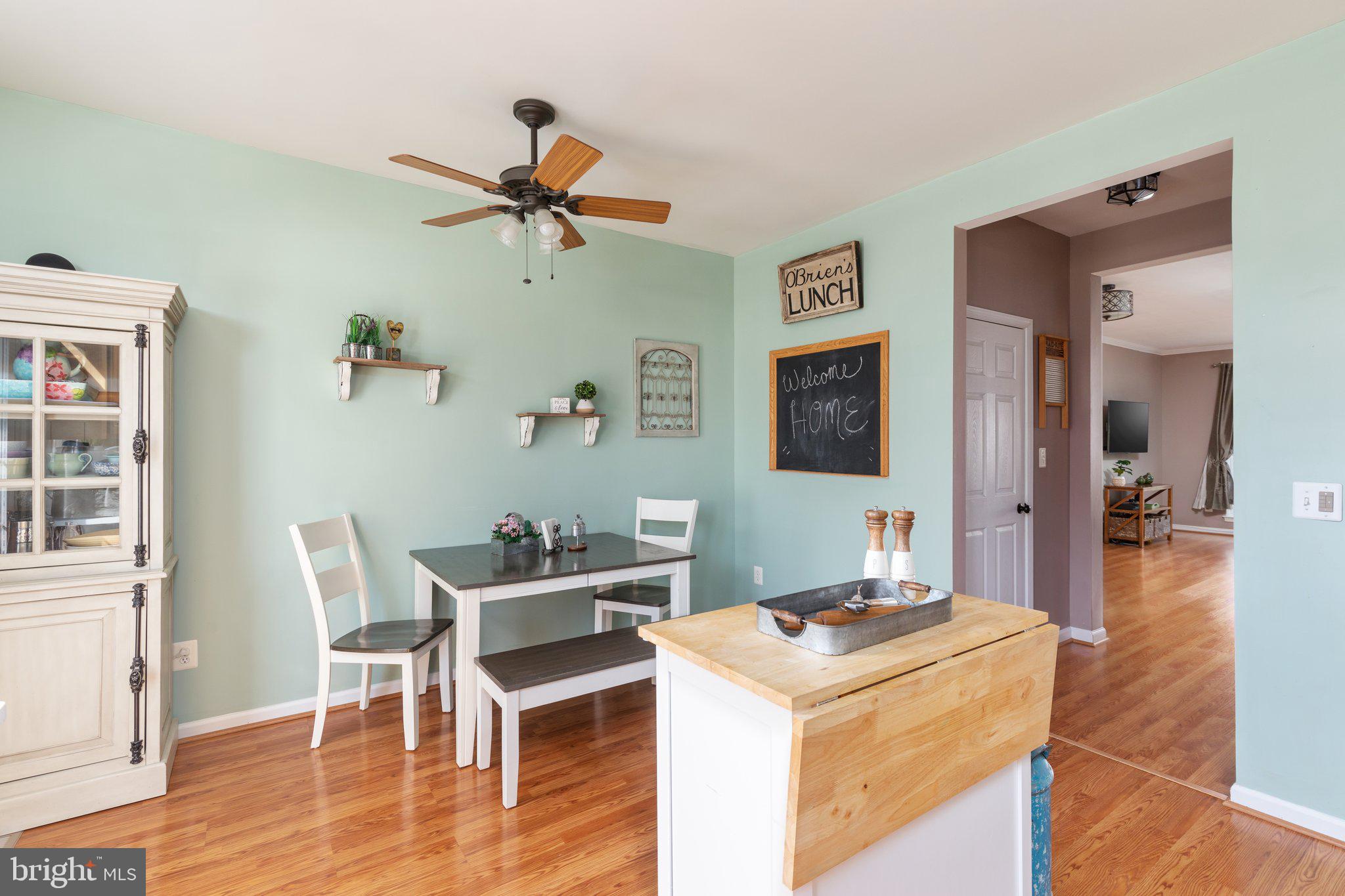 42606 Pine Forest Drive Chantilly, VA 20152 - Photo 5 of 24 Breakfast Nook