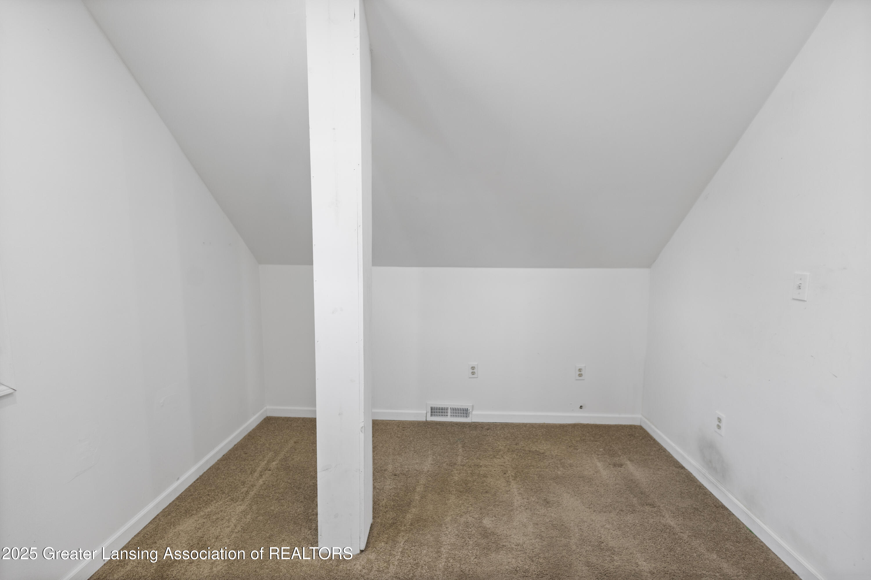 2335 Harding Avenue Lansing, MI 48910 - Photo 31 of 52 IMG_5454