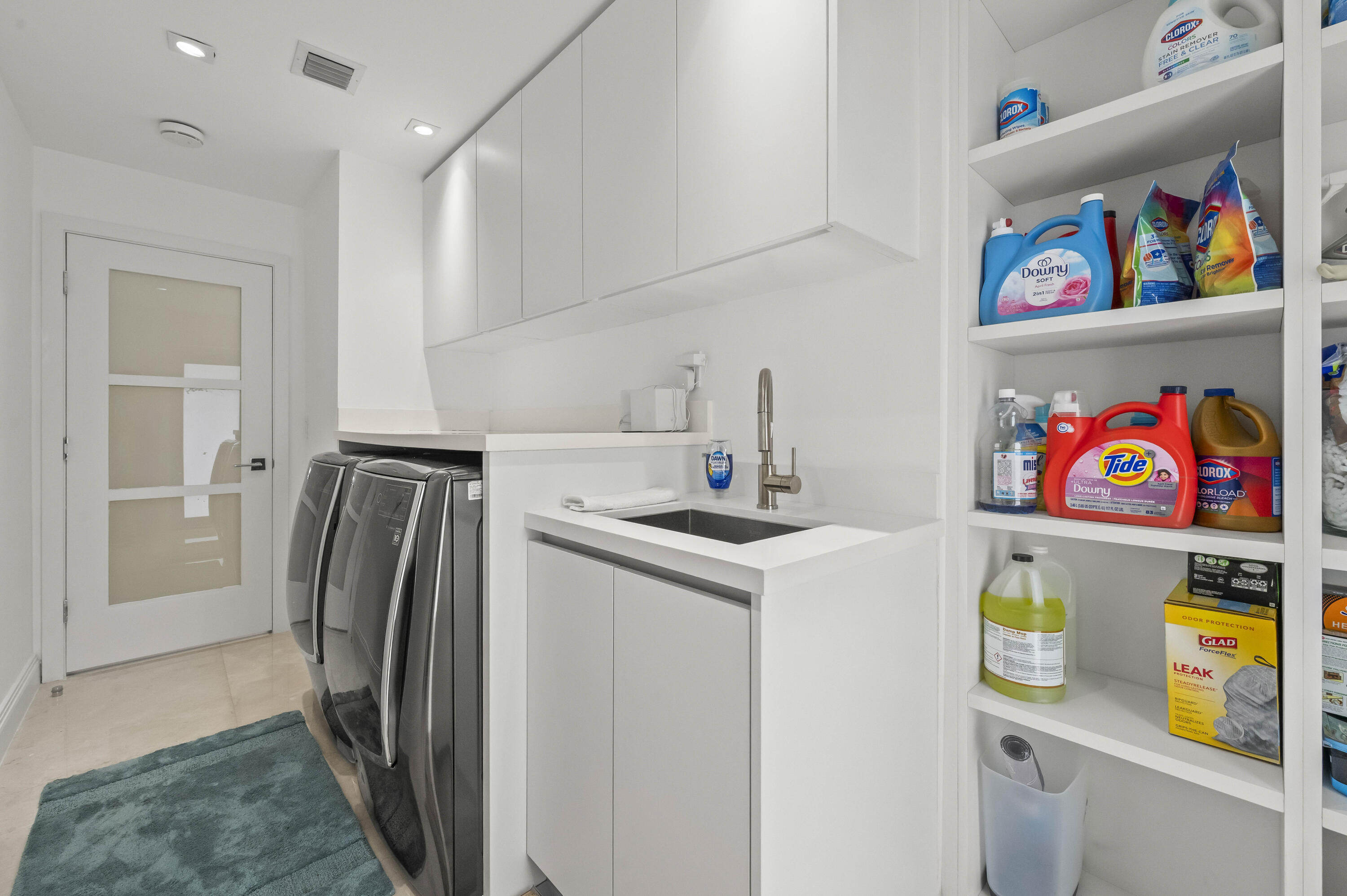 838 West Palmetto Park Road Boca Raton, FL 33486 - Photo 26 of 40 Laundry Room