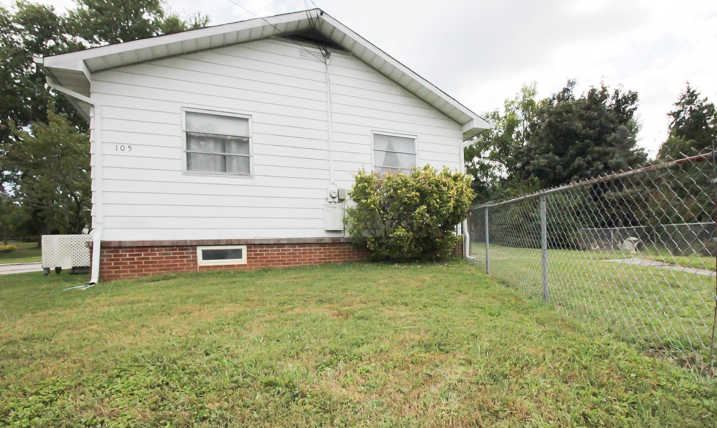 105 Viola Road Oak Ridge, TN 37830 - Photo 2 of 9 IMG_5948