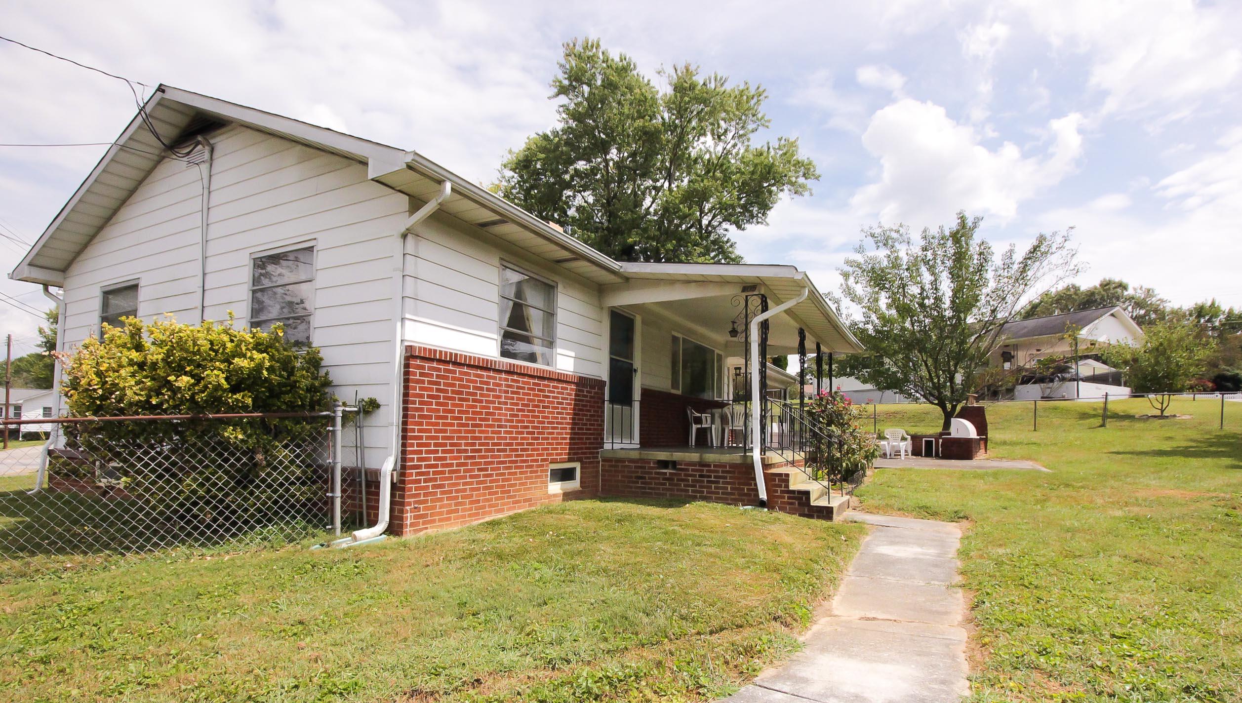 105 Viola Road Oak Ridge, TN 37830 - Photo 6 of 9 IMG_5958