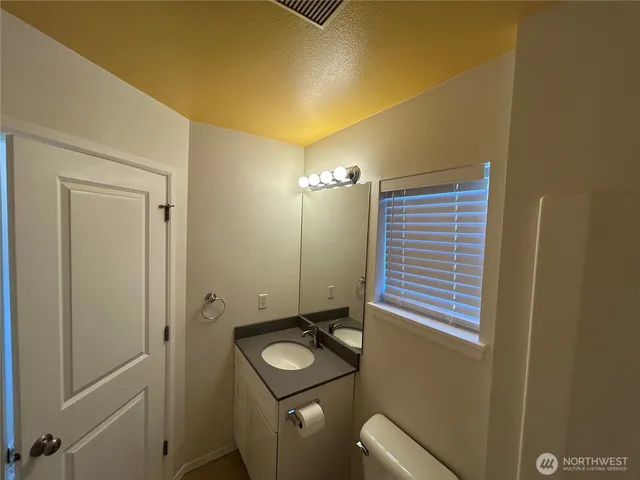 $3,650 | 2541 Northeast Jewell Lane, Issaquah, WA 98029