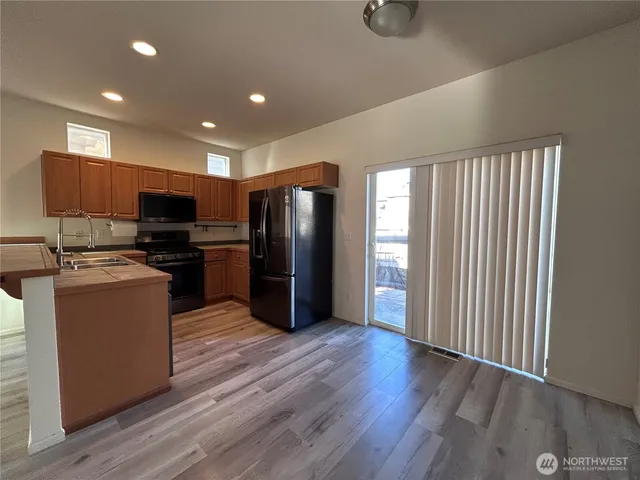 $3,650 | 2541 Northeast Jewell Lane, Issaquah, WA 98029