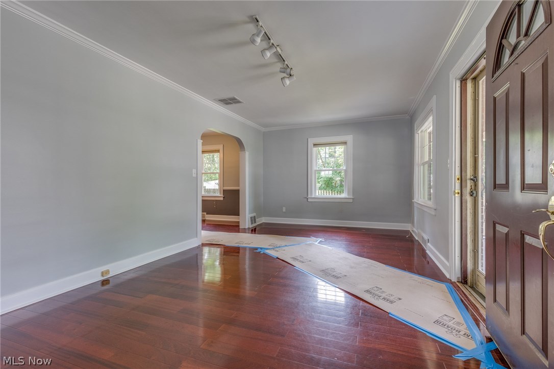 1161 Argonne Road Cleveland, OH 44121 - Photo 6 of 31 Gallery Image 6