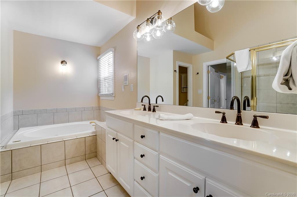 7072 Regatta Court Tega Cay, SC 29708 - Photo 13 of 32
