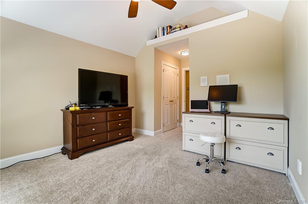 7072 Regatta Court Tega Cay, SC 29708 - Photo 17 of 32