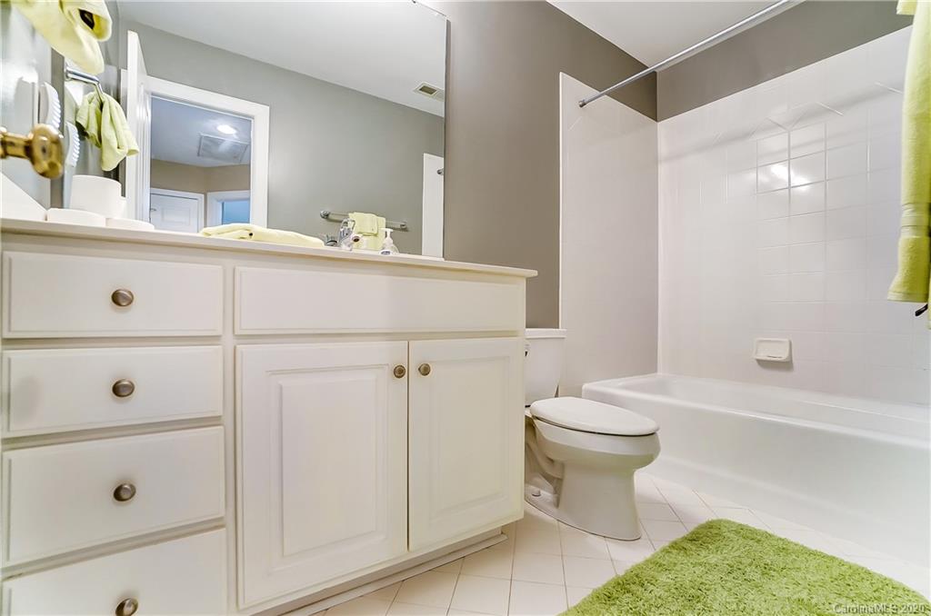 7072 Regatta Court Tega Cay, SC 29708 - Photo 18 of 32