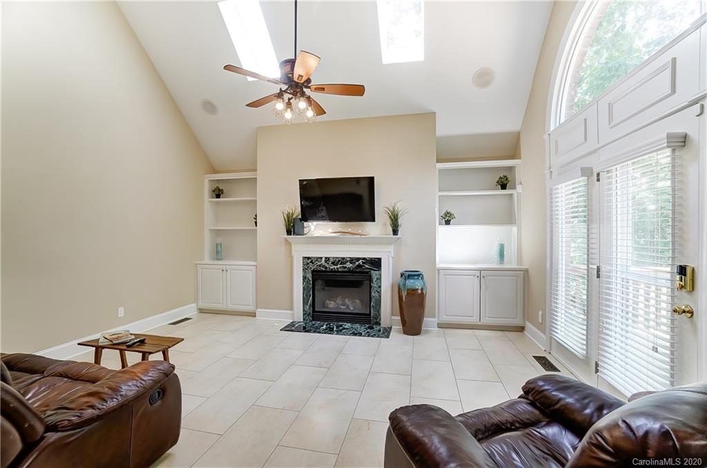 7072 Regatta Court Tega Cay, SC 29708 - Photo 5 of 32